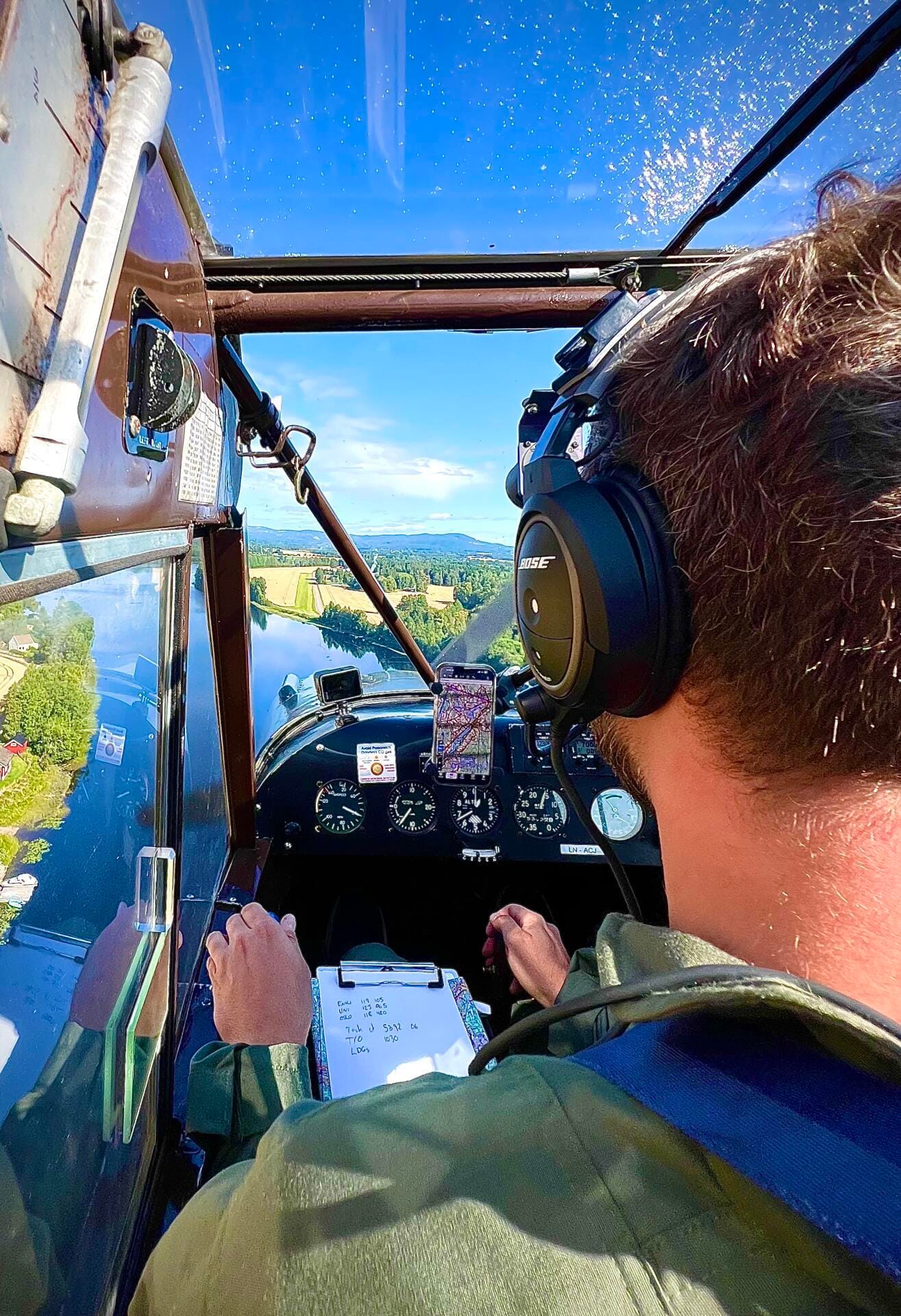 Final for runway 01 on Maarud farm