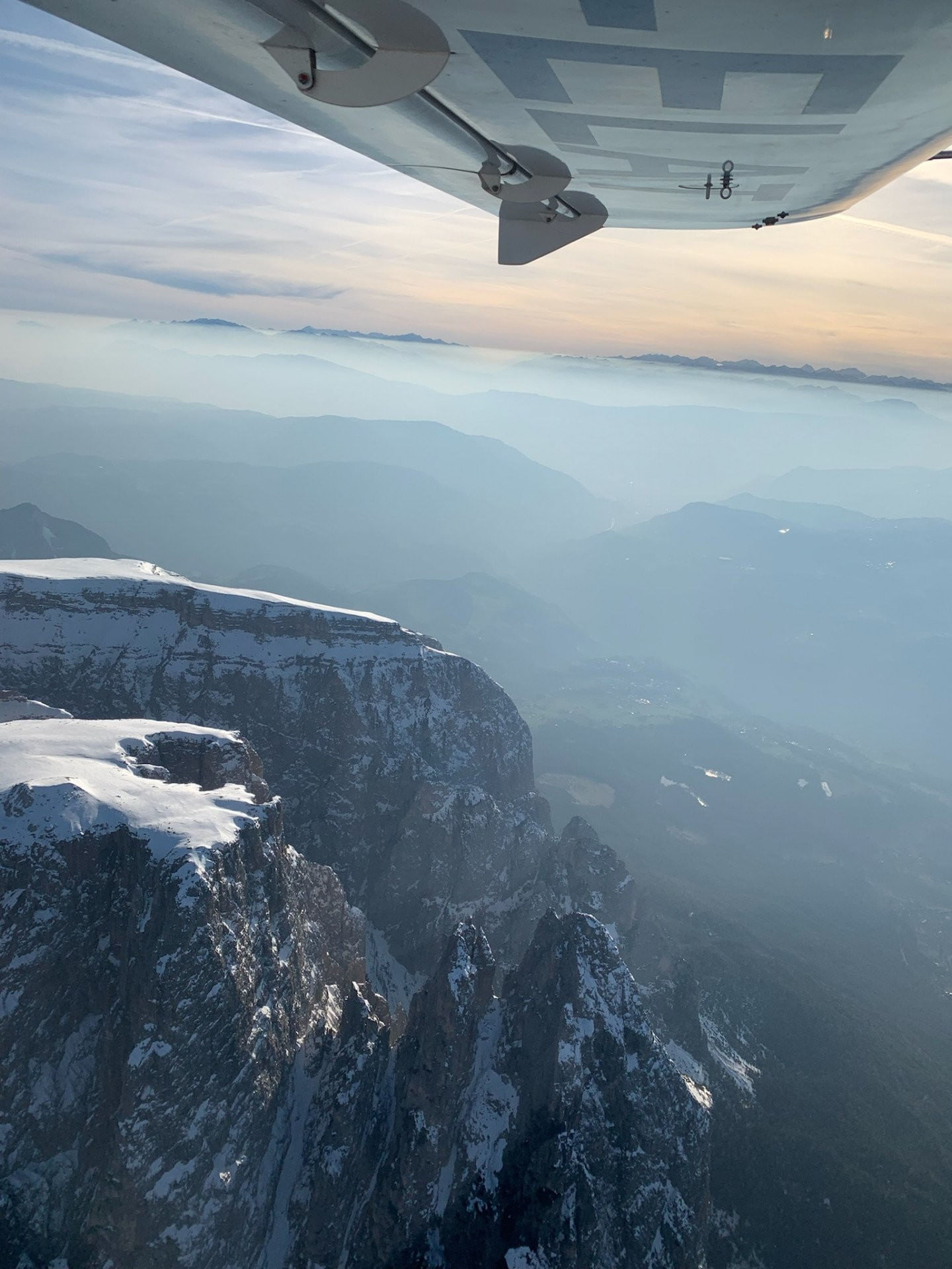 Dolomites sightseeing flight (1H)