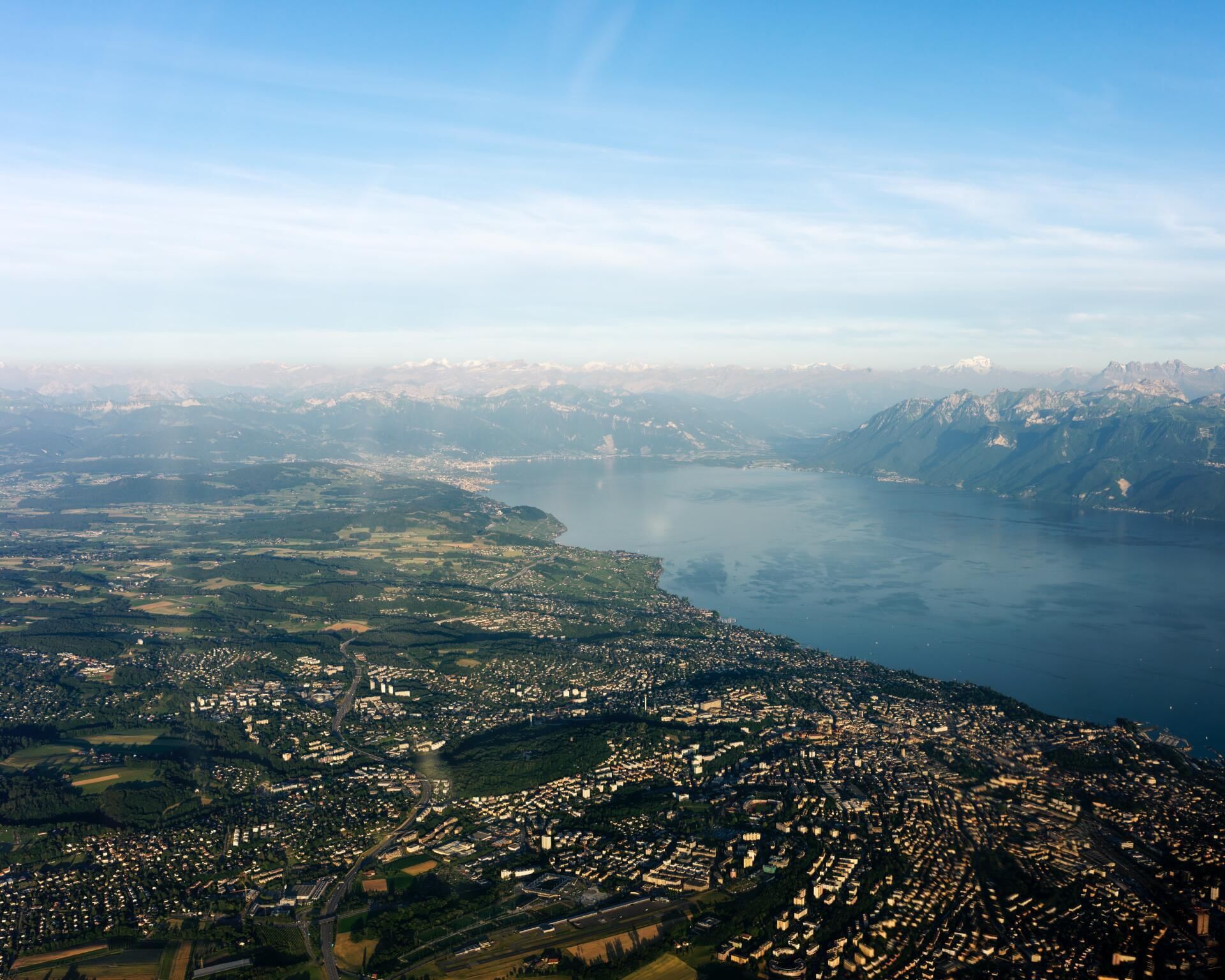 Balade aérienne entre Léman et montagnes suisses