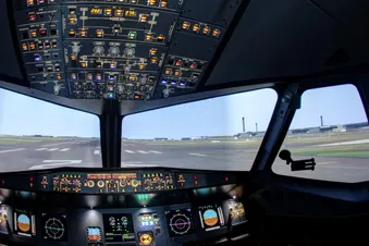 "Alpenabenteuer" - Airbus A320 Pilot für einen Tag im SIM