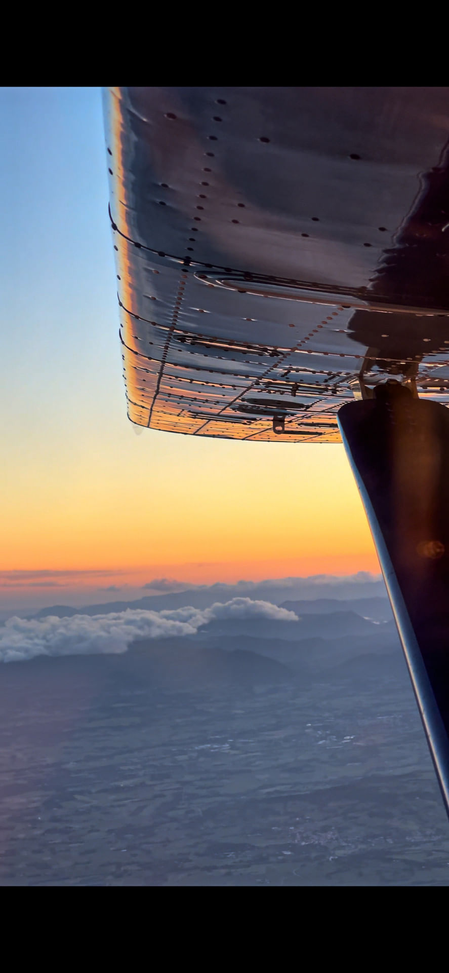 Lever de soleil sur les Alpes