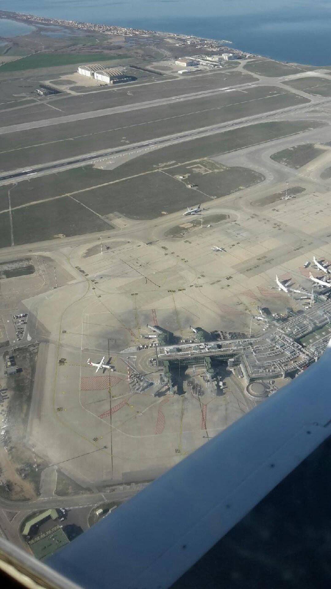 Aigues-Mortes et Camargue, survol entre ciel et lagunes