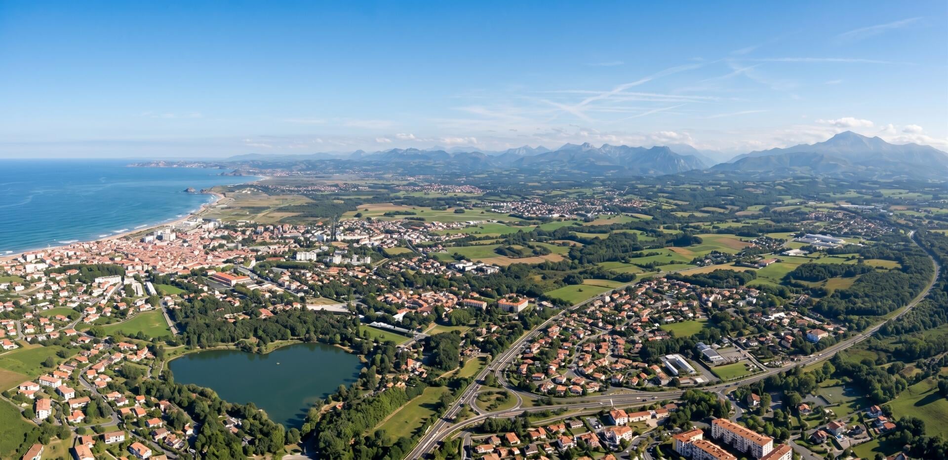 Survolez le Pays basque entre mer et montagnes ✈️