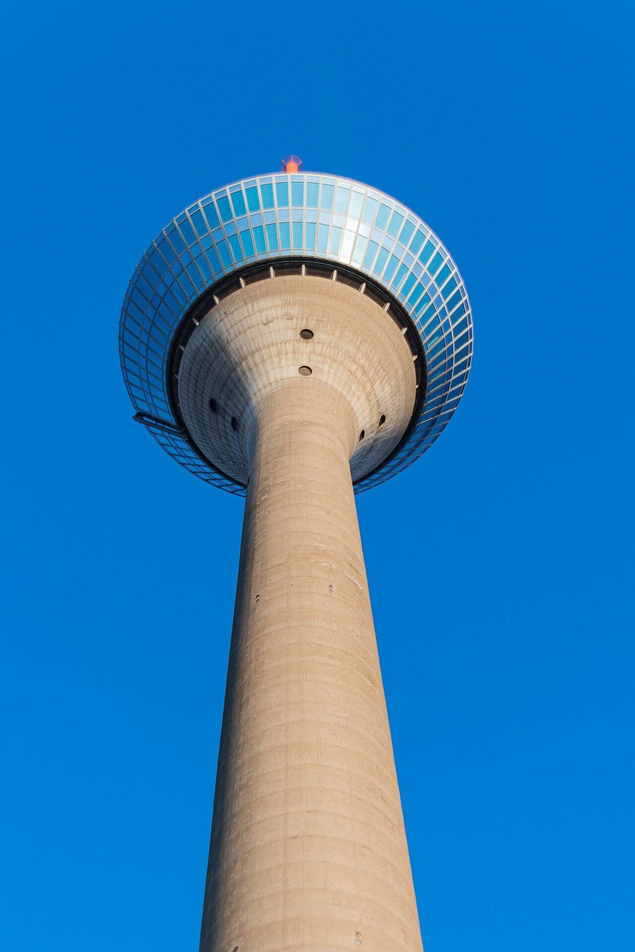 Rundflug „Rheinturm & Düsseldorf“ - Ledersitze mit PA28-181