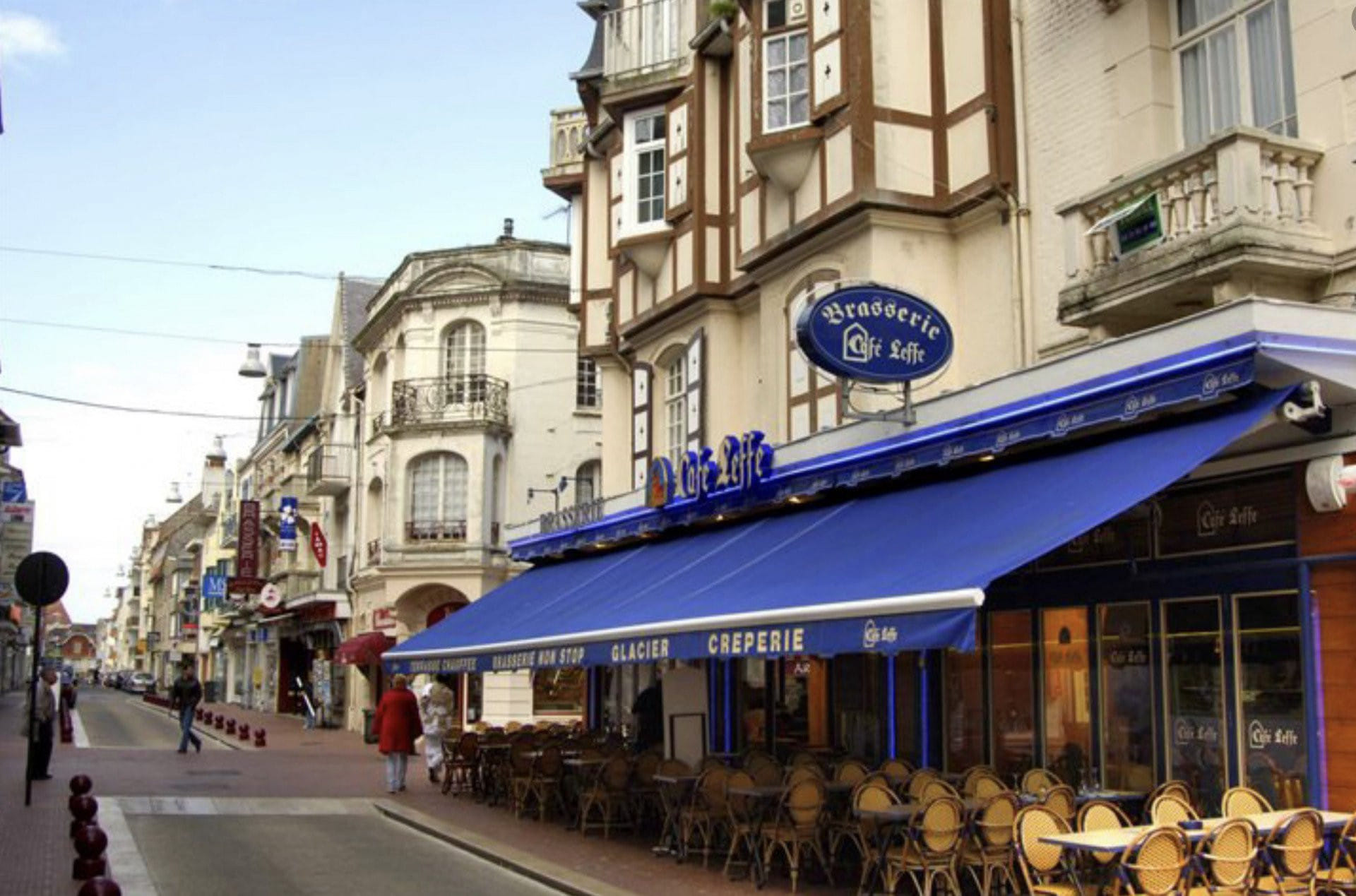 Day in France, Le Touquet by helicopter from Denham