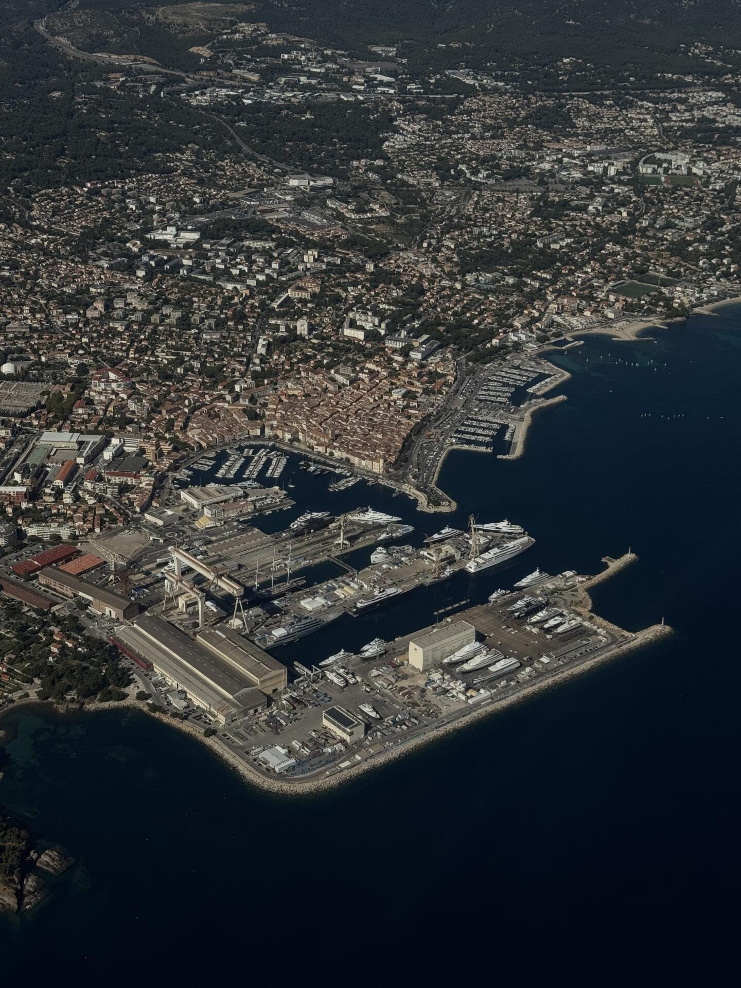 🌅 Évasion au-dessus des calanques de Marseille