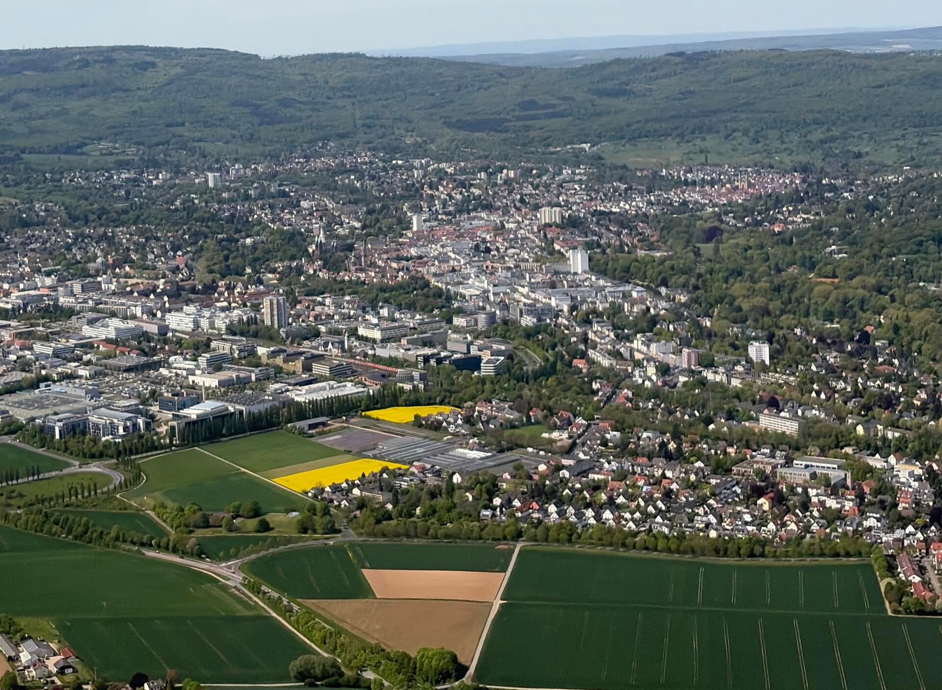 Ausblick auf den Taunus im Vorbeiflug