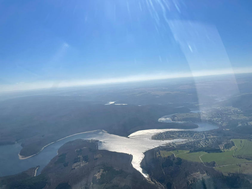 AusFLUG über Rurtalsperre, Nürburgring zu Weinbergen (Mosel)