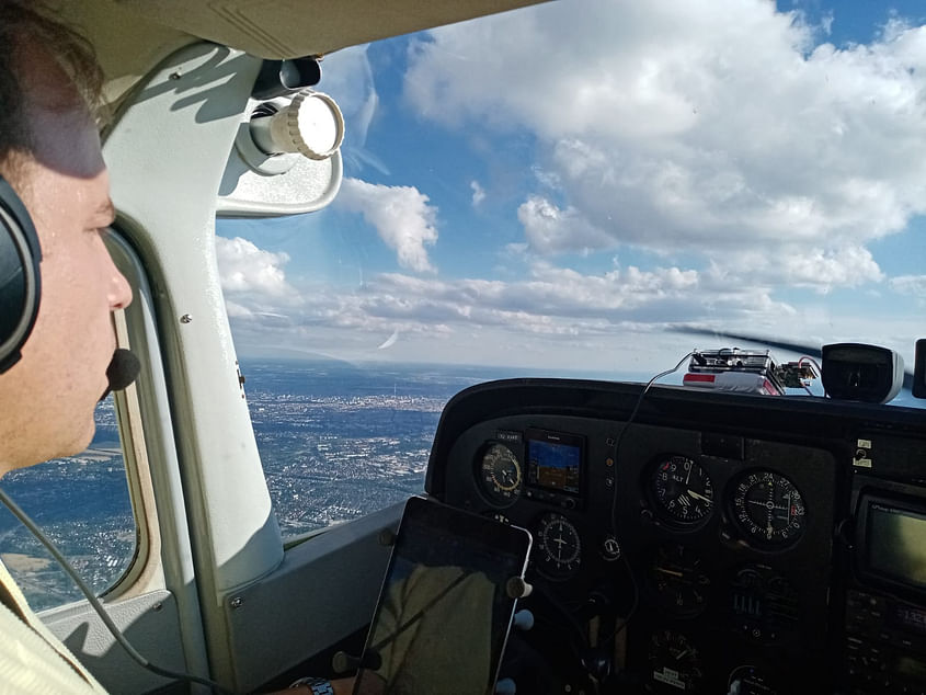 Fliegen und Schnitzel essen in Halle/Oppin