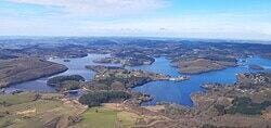 Survol du Lac de Vassivière et du plateau de Millevaches