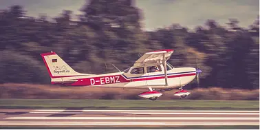 Rundflug in einem Motorflugzeug (60 min.)