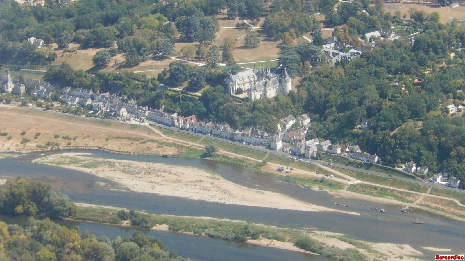 survoler 10 grands châteaux de La Loire de Chambord à Saumur