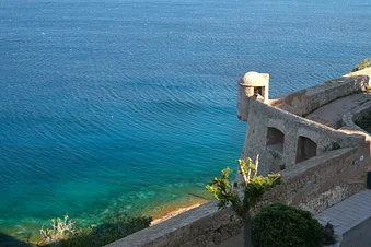 Balade en Corse à la journée, découvrez Calvi ! (A/R)