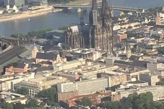 Rundflug: Kölner Dom, Düsseldorf Rheinturm und Tagebau
