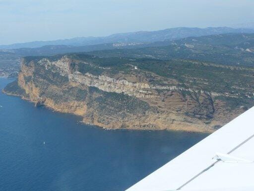Survol de la Rade de Marseille et des Falaises de Cassis