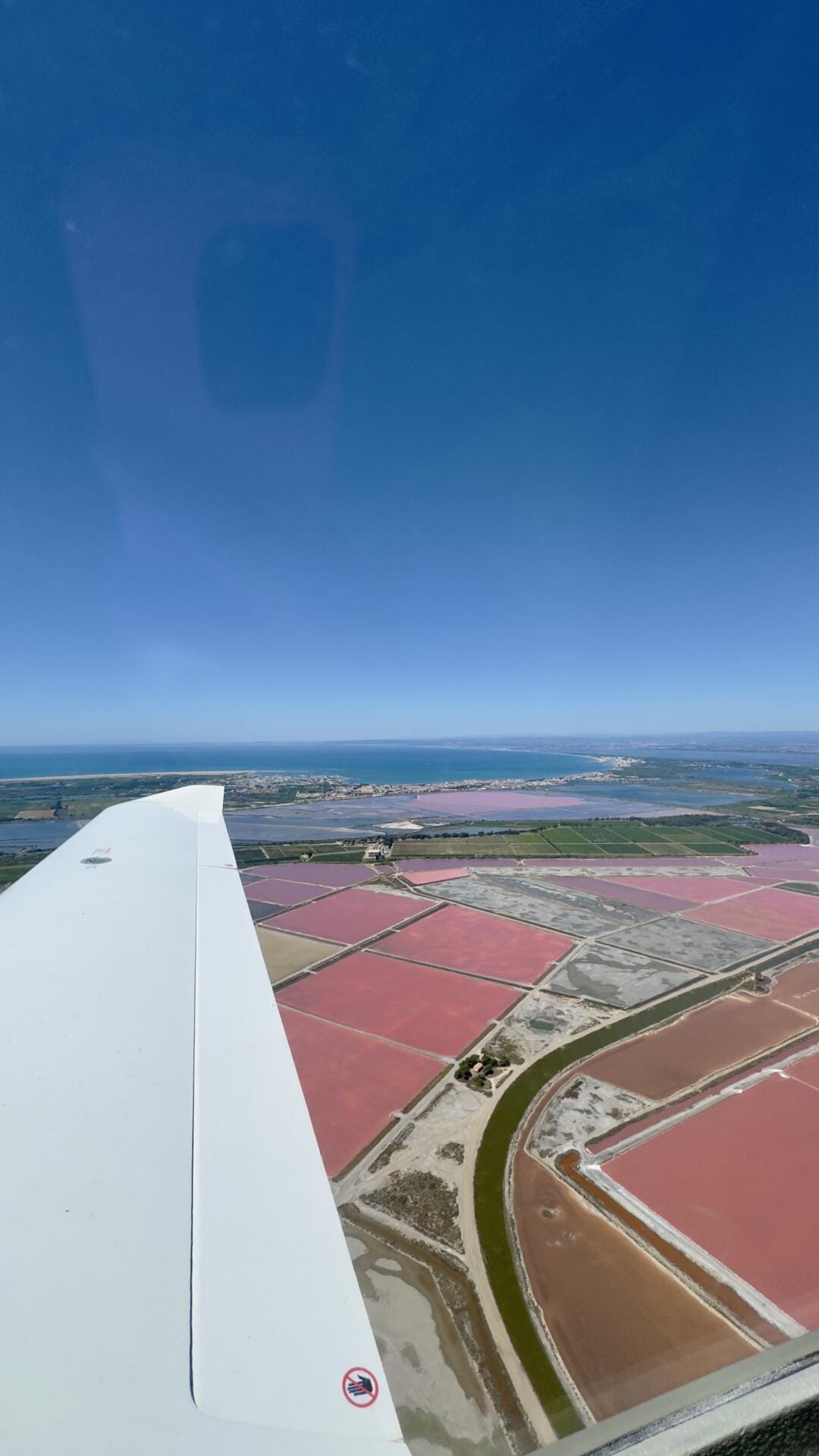 Entre salins roses, Espiguette et Camargue sauvage