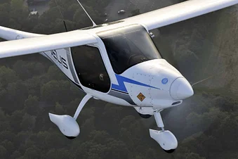 Fly in the worlds first Electric Aircraft near London! ⚡