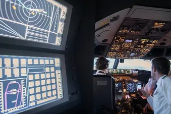 Echtes Cockpit / Professioneller Flugsimulator B737-800NG