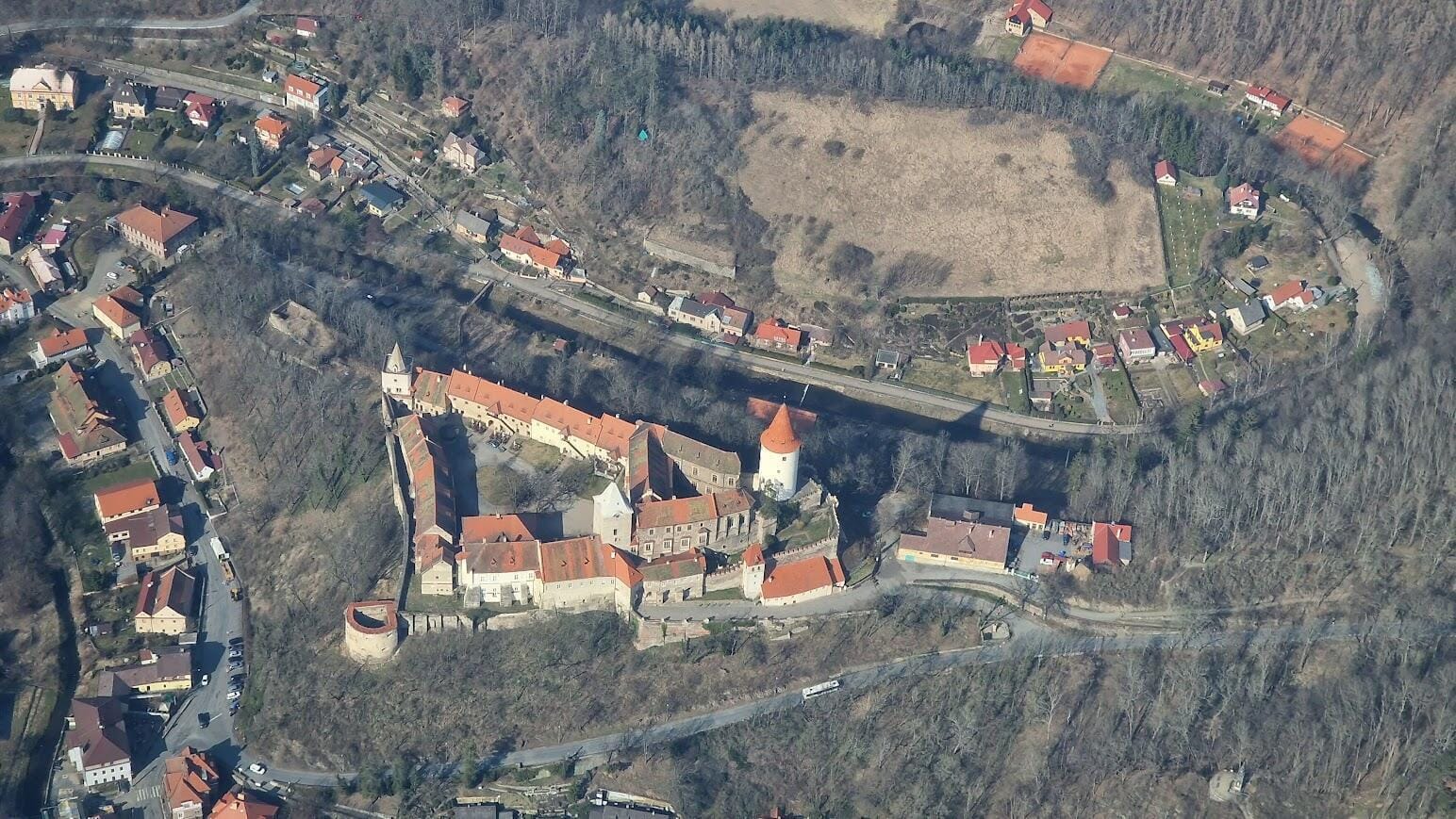 60 Min Scenic Flight Around Prague: Castles & Rivers