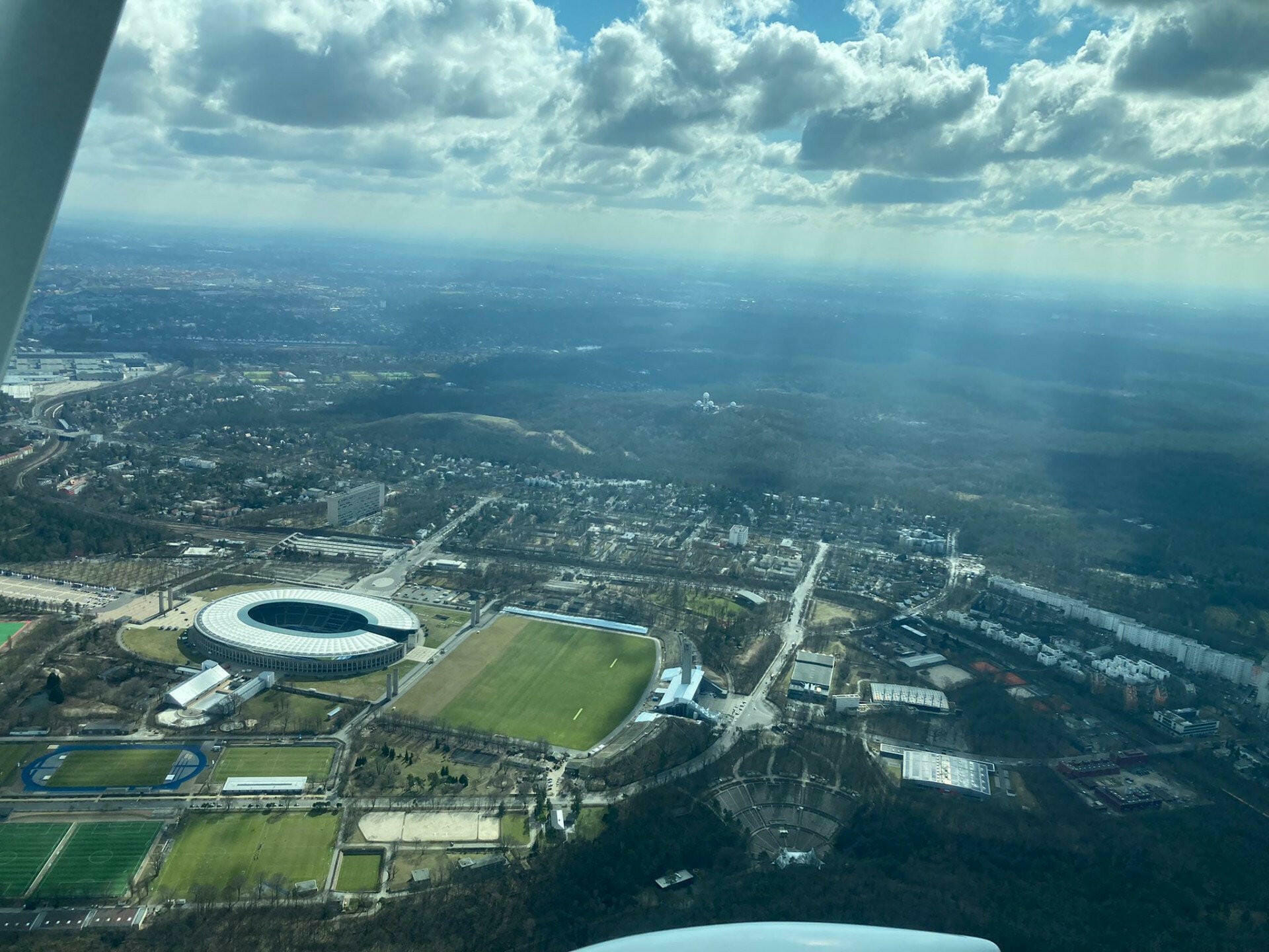 NEU - Rundflug über Berlin ab Strausberg