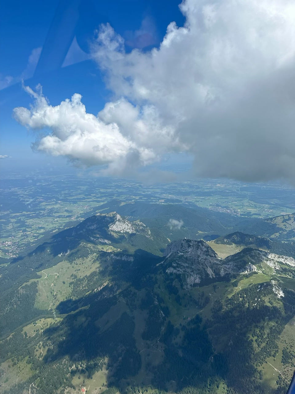 Flug über den Chiemsee und in die Alpen
