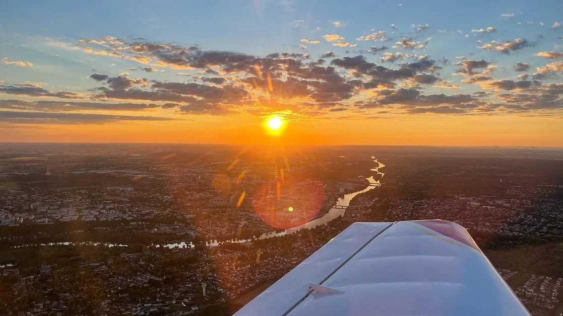 Vol au coucher du soleil - Sunset flight (Paris)