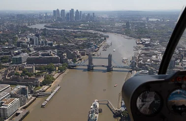LONDON-Thames, London Wetlands to the Shard & the O2 (heli)