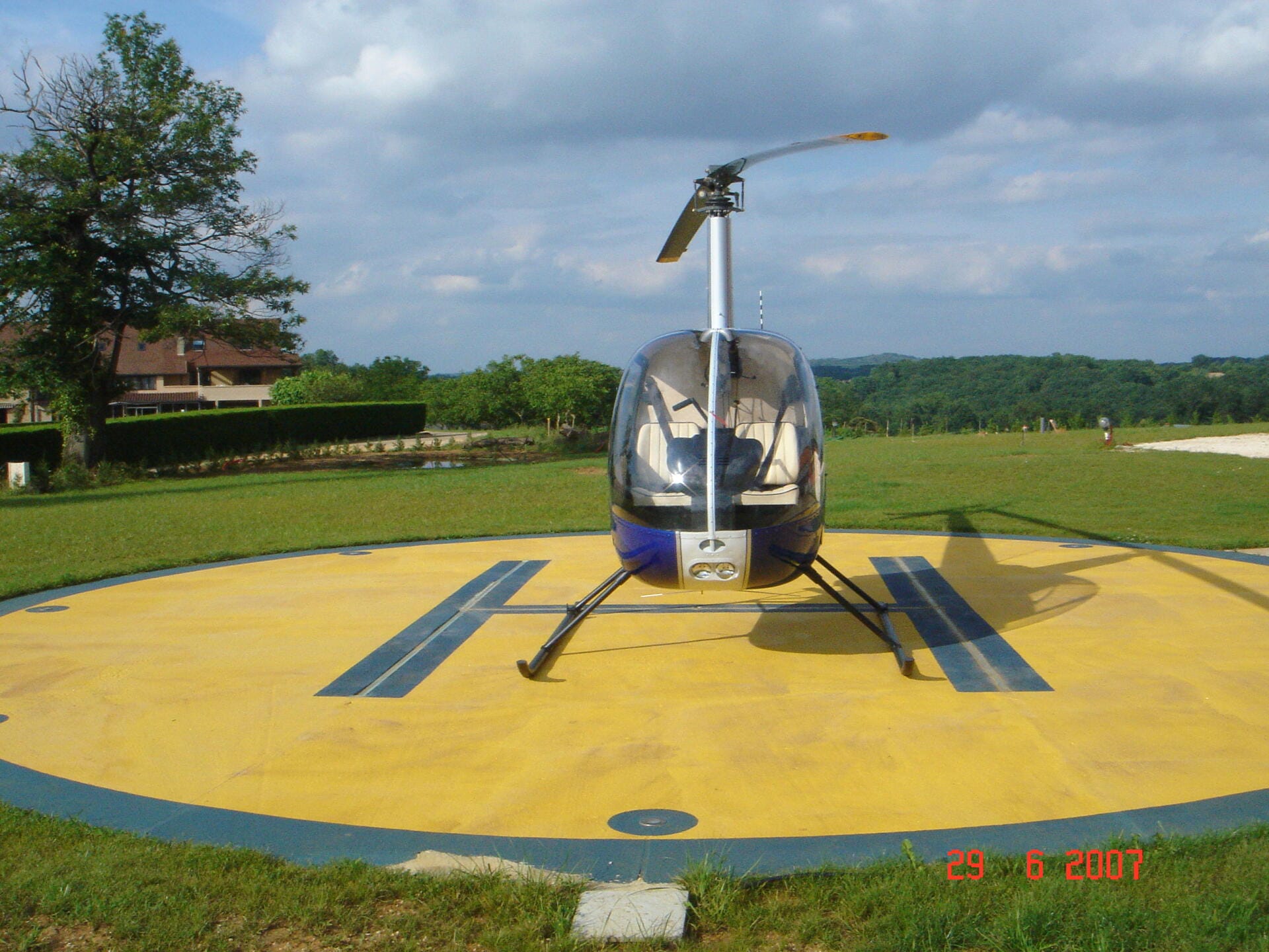 Hélicoptère 2 places Robinson R 22.