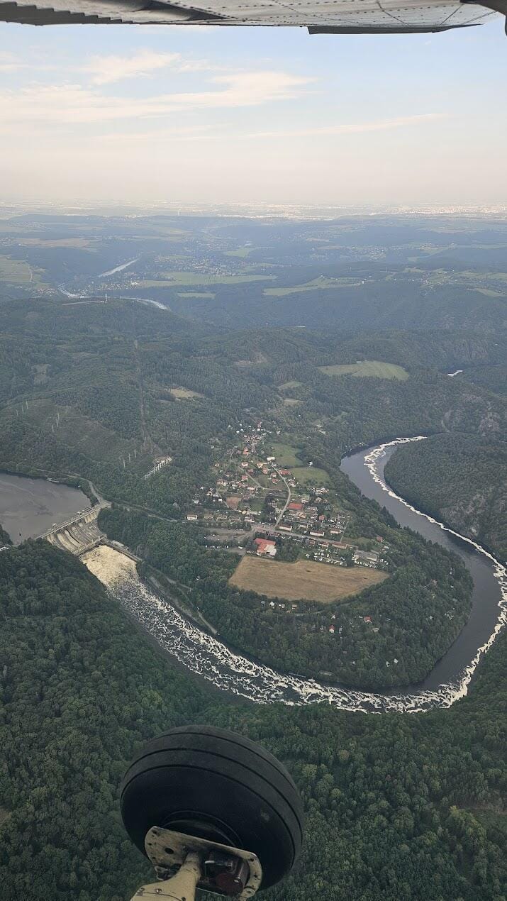 60 Min Scenic Flight Around Prague: Castles & Rivers
