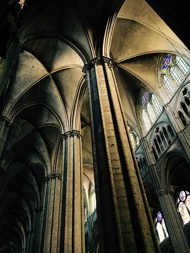 Gotik und Genuss: Tagesflug nach Bourges