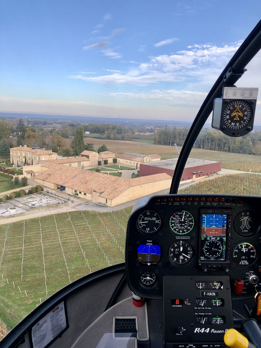 Découverte des châteaux du Medoc en hélicoptère 🍷