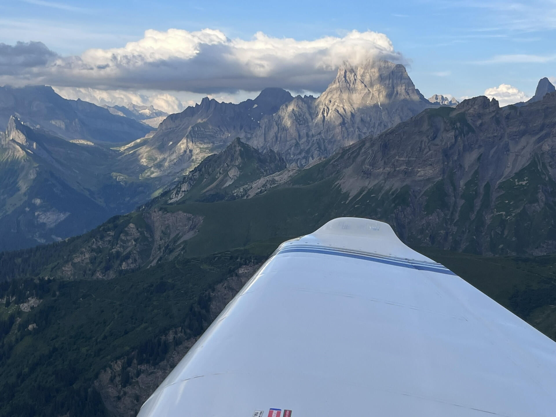 Cervin et alpes valaisannes - flight to the  Matterhorn