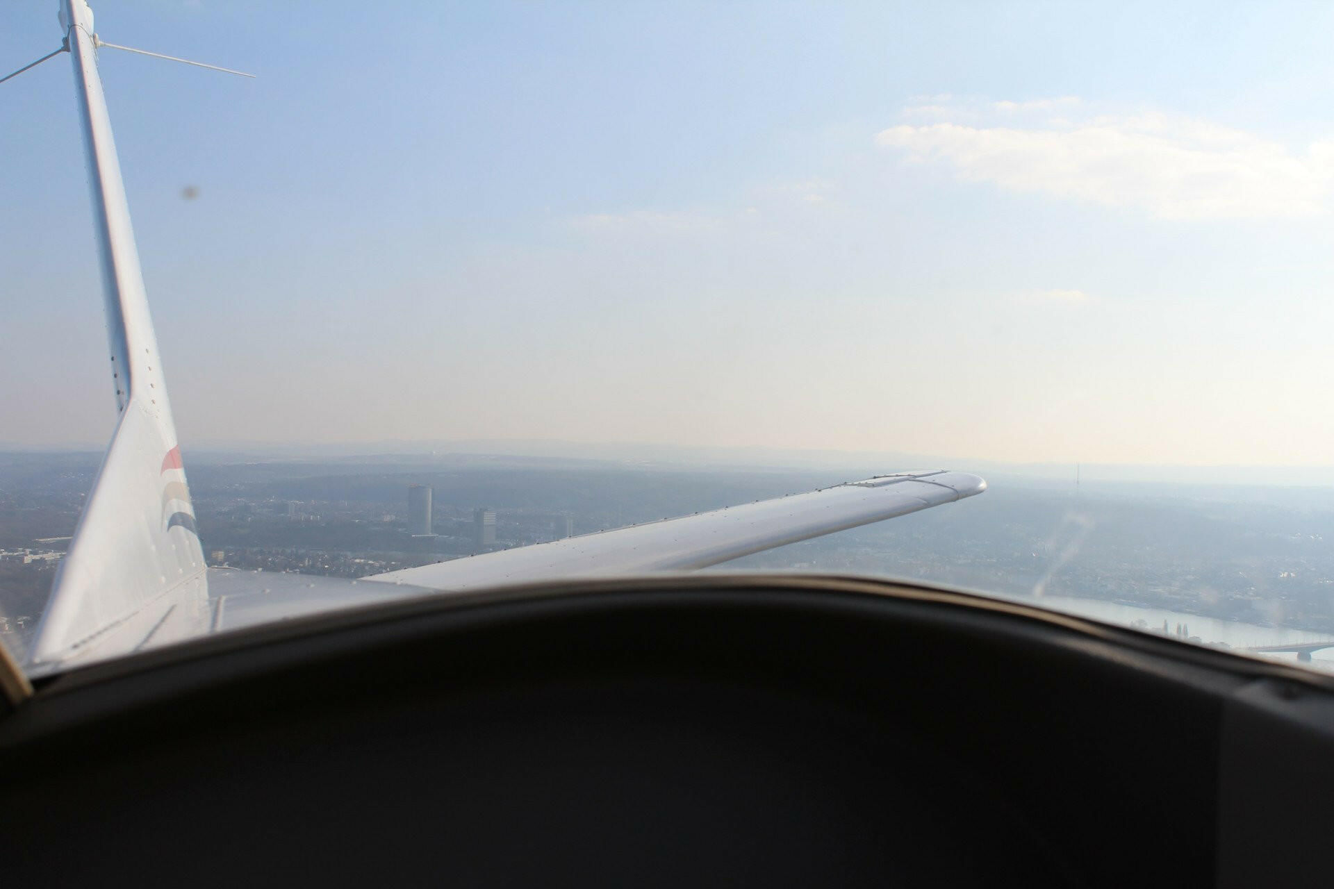 Rundflug: Kölner Dom und Bergisches Land