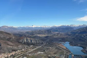 Un déjeuner au pied des Alpes