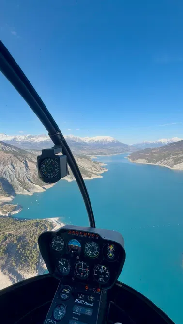 Découverte du lac de Serre Ponçon depuis le ciel