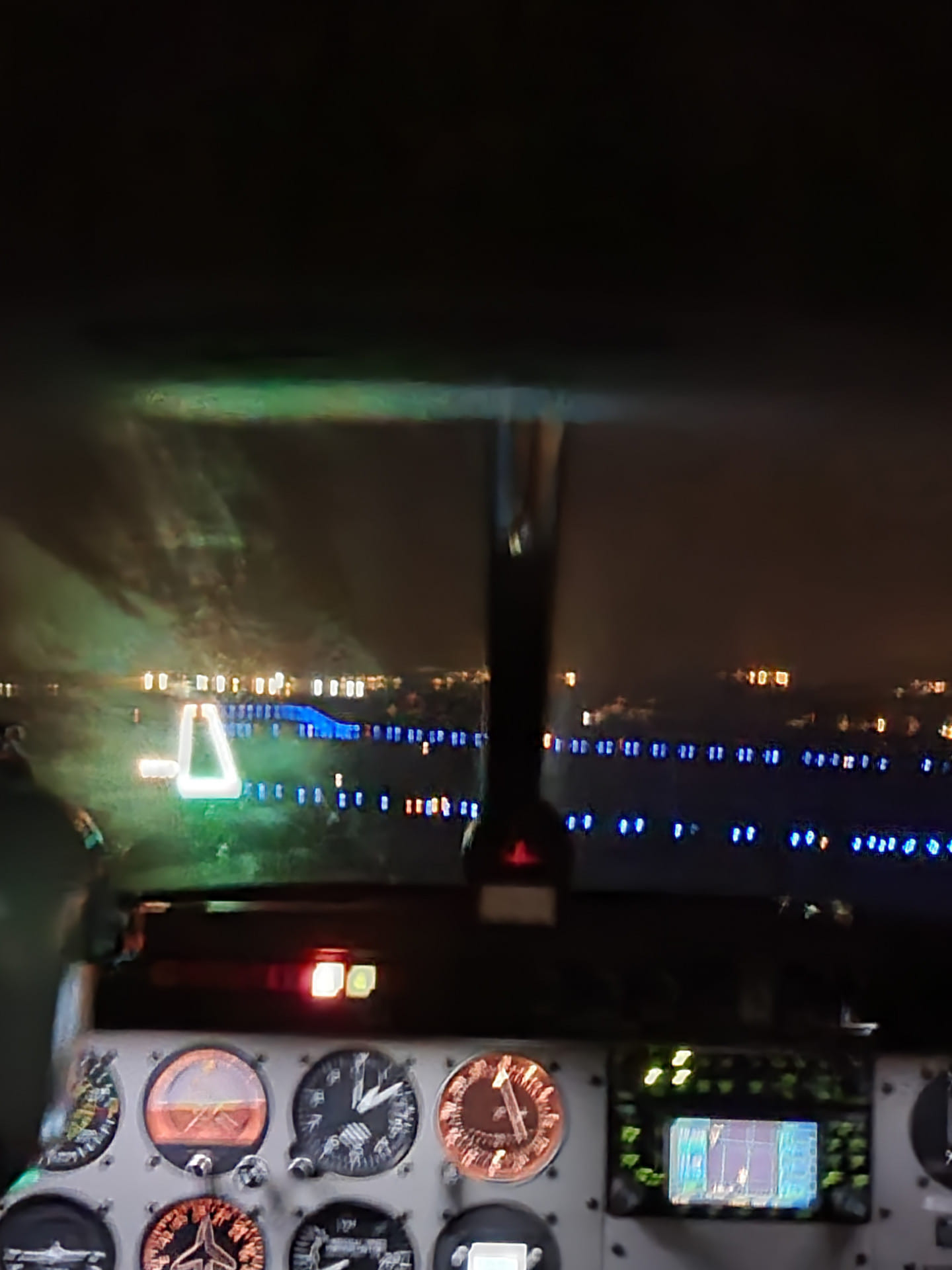 Dijon de nuit vu du ciel