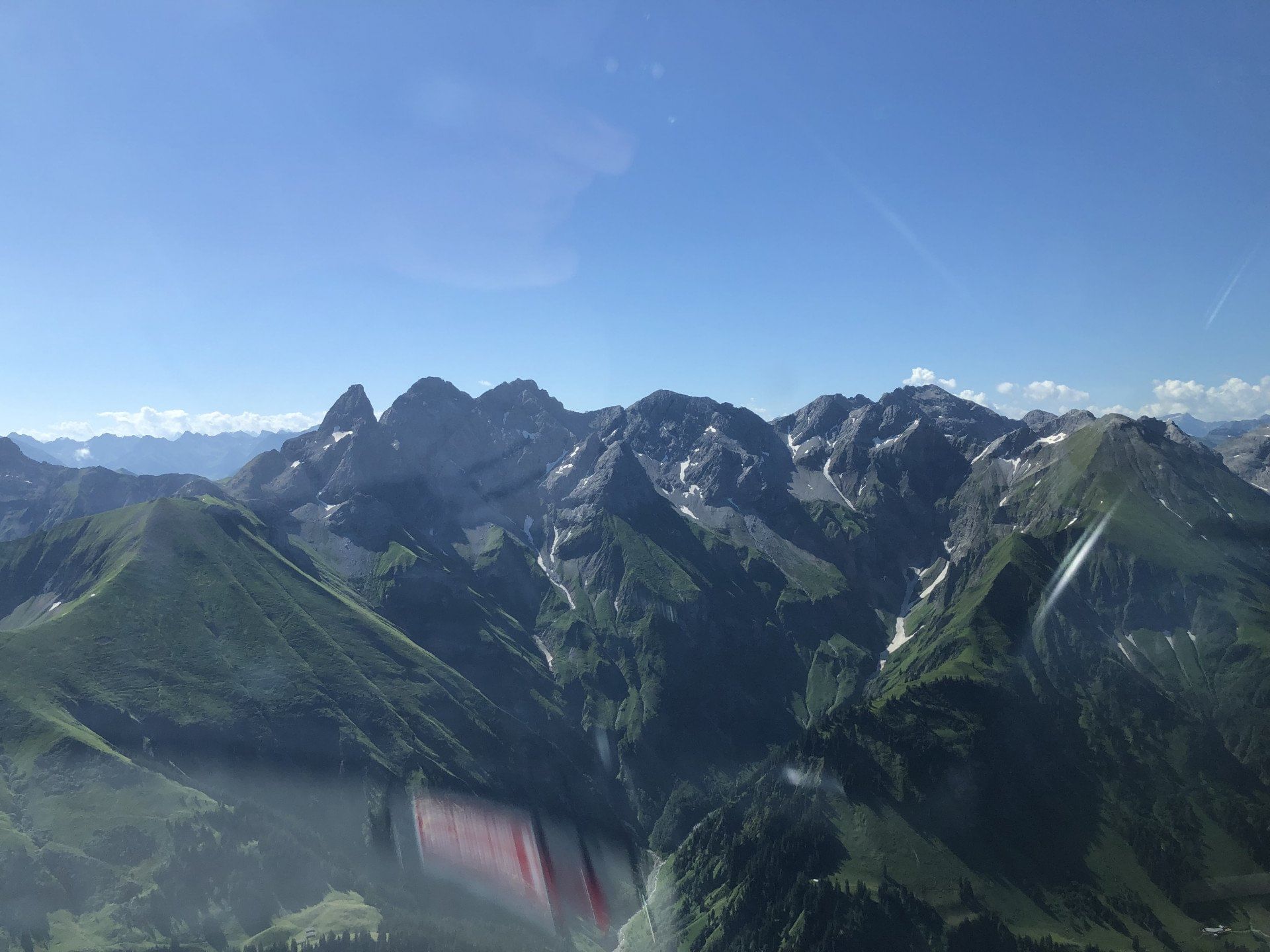 Schöner Bodensee und Alpen Rundflug
