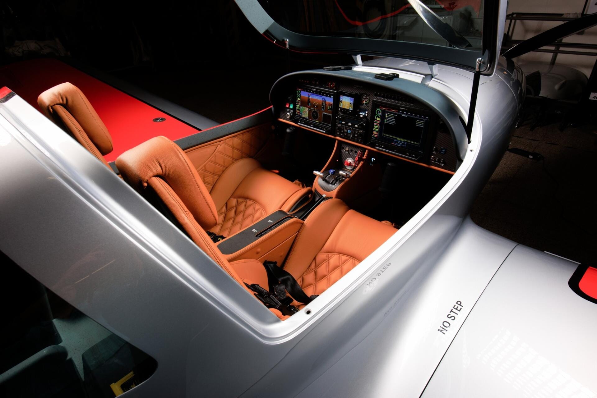 Interior with comfy leather sportseats