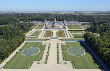 Survol des Châteaux Vaux le Vicomte et Fontainebleau