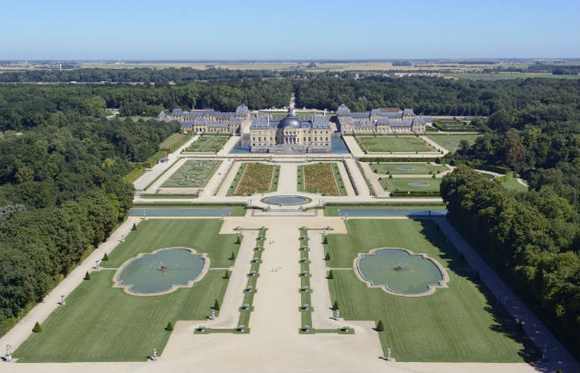 Survol des Châteaux Vaux le Vicomte et Fontainebleau