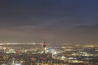 NIGHTFLIGHT 🌃SKYLINE FRANKFURT zweimotoriges Flugzeug