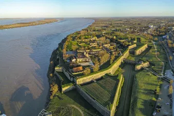 l'Ile d'Oléron et le phare de Cordouan