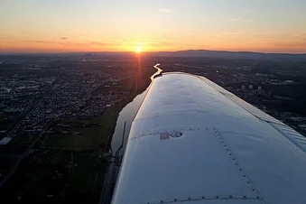 Sonnenuntergang über dem Rhein