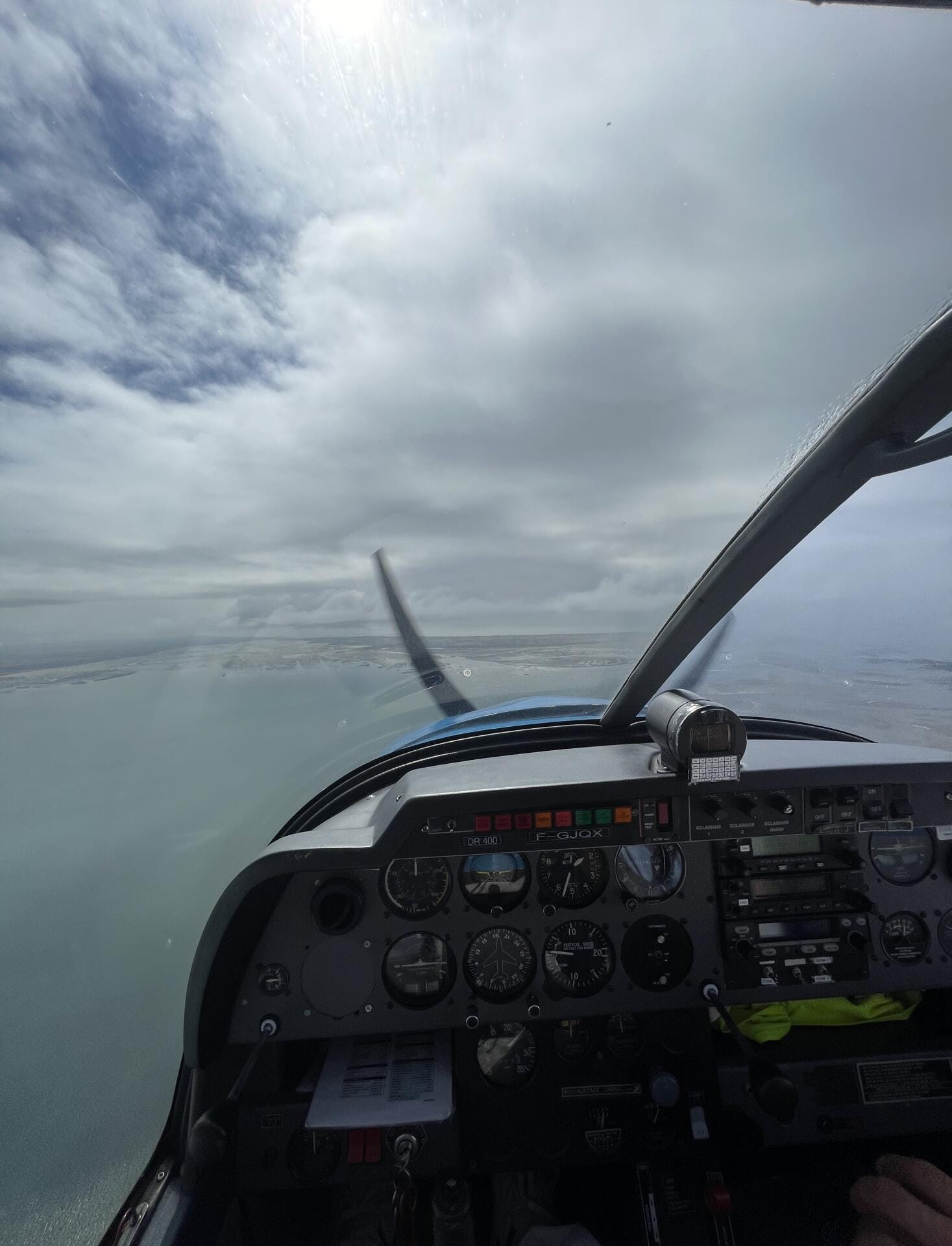 Noirmoutier et l’océan en panorama aérien
