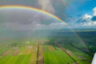 Runflug über die Meyer Werft