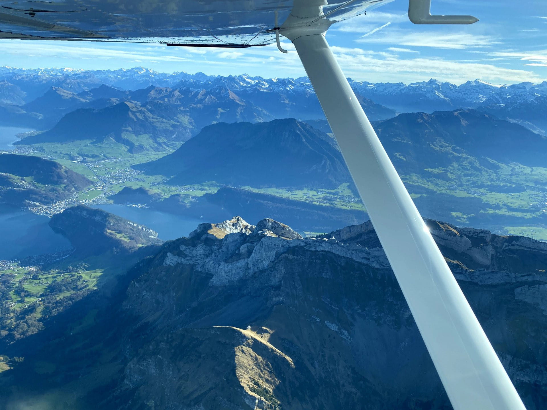 10 Seen und mehr als 100 Berggipfel!