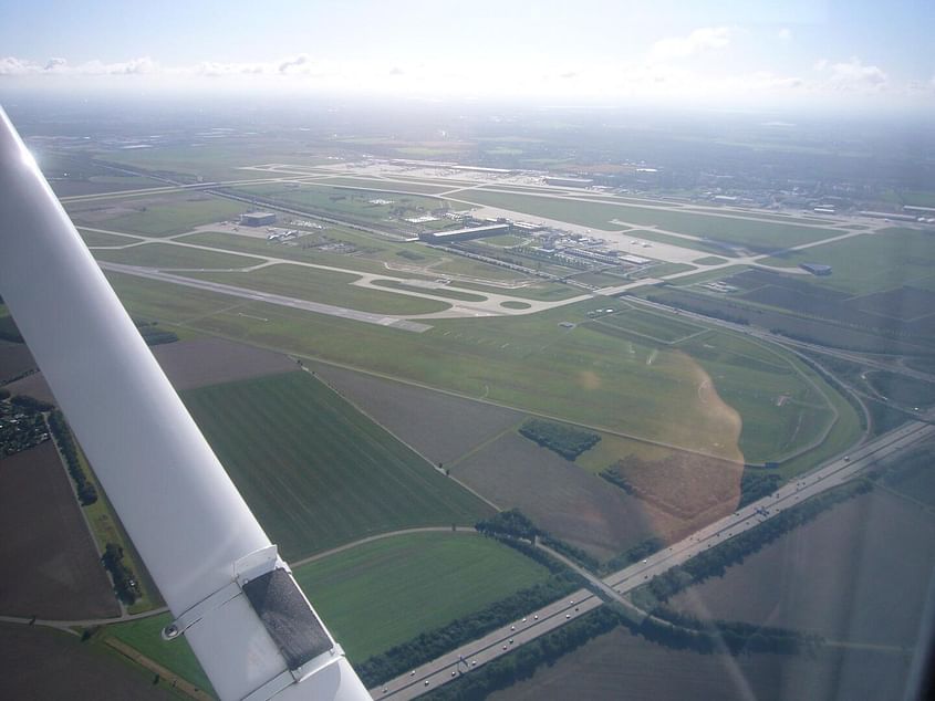 Rundflug über Leipzig, zurück über Halle