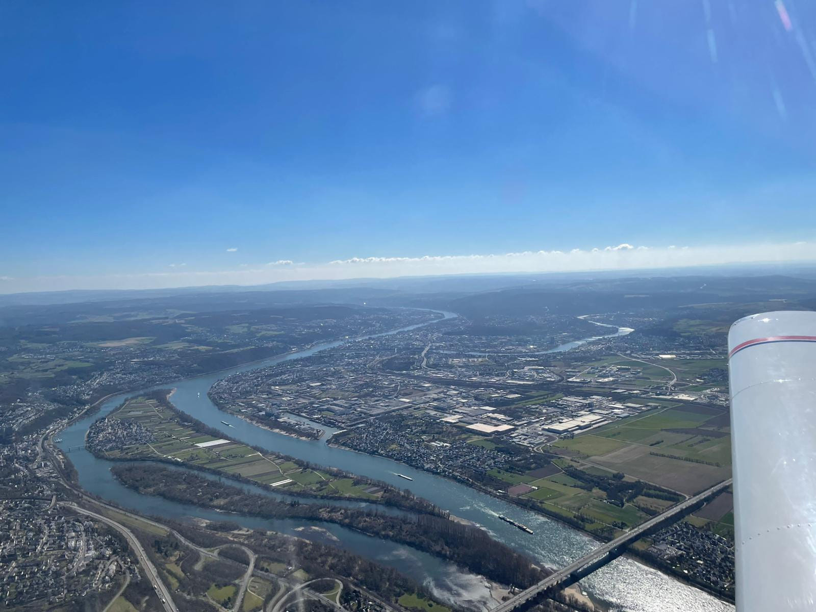 AusFLUG über Rurtalsperre, Nürburgring zu Weinbergen (Mosel)