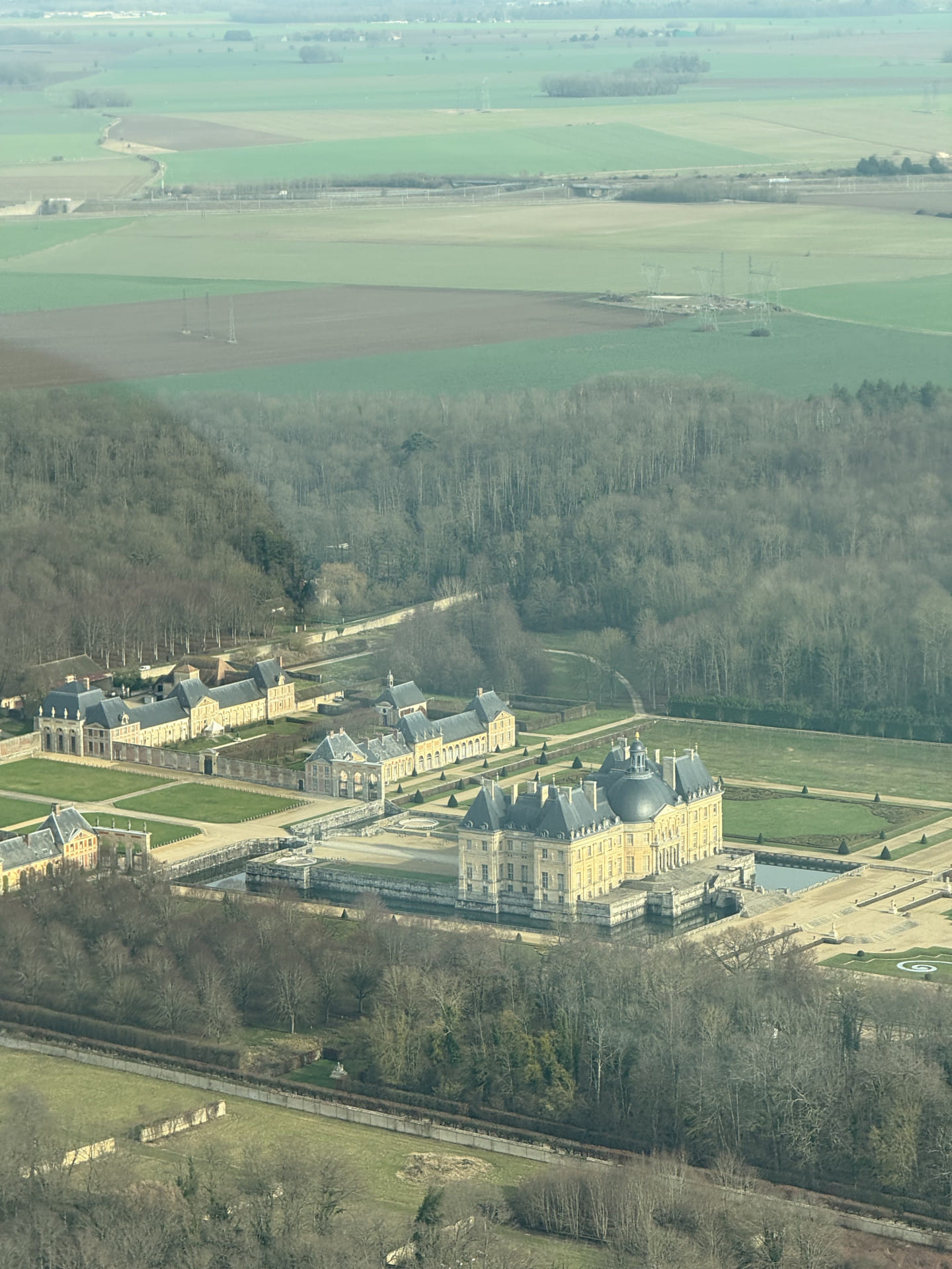 Survolez Les Châteaux de Seine-et-Marne vus du Ciel