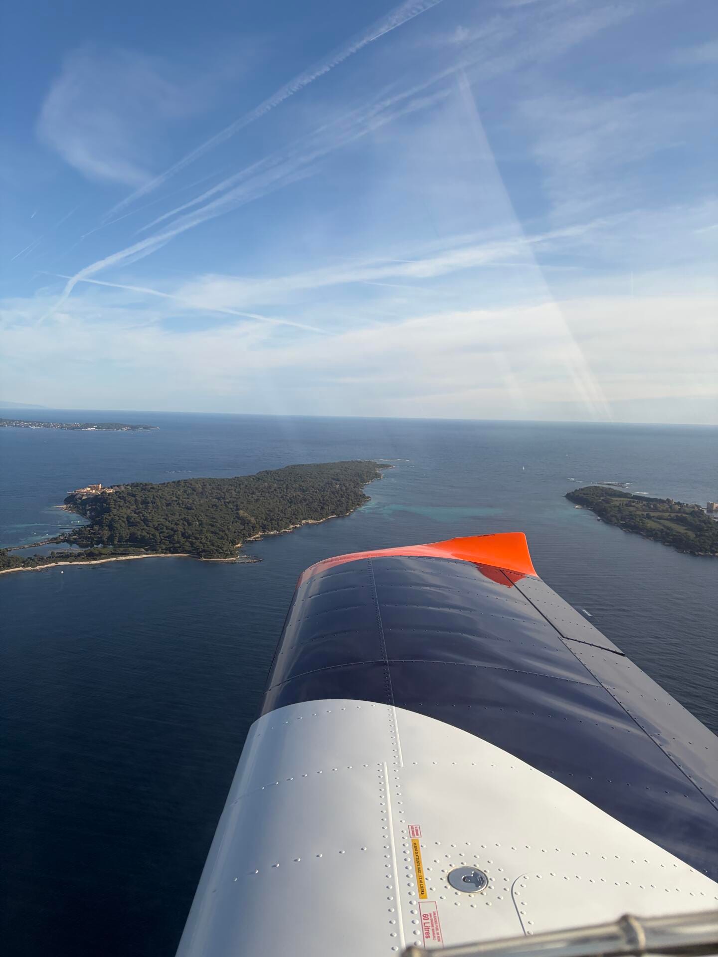 Vol à destination de cannes par les iles de Lerins